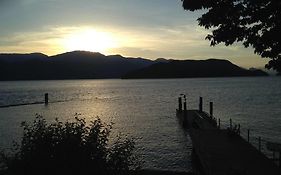Harrison Lakehouse Vacation Home